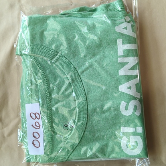 NEW Torrid Green Santa Graphic Tee - Picture 10 of 10